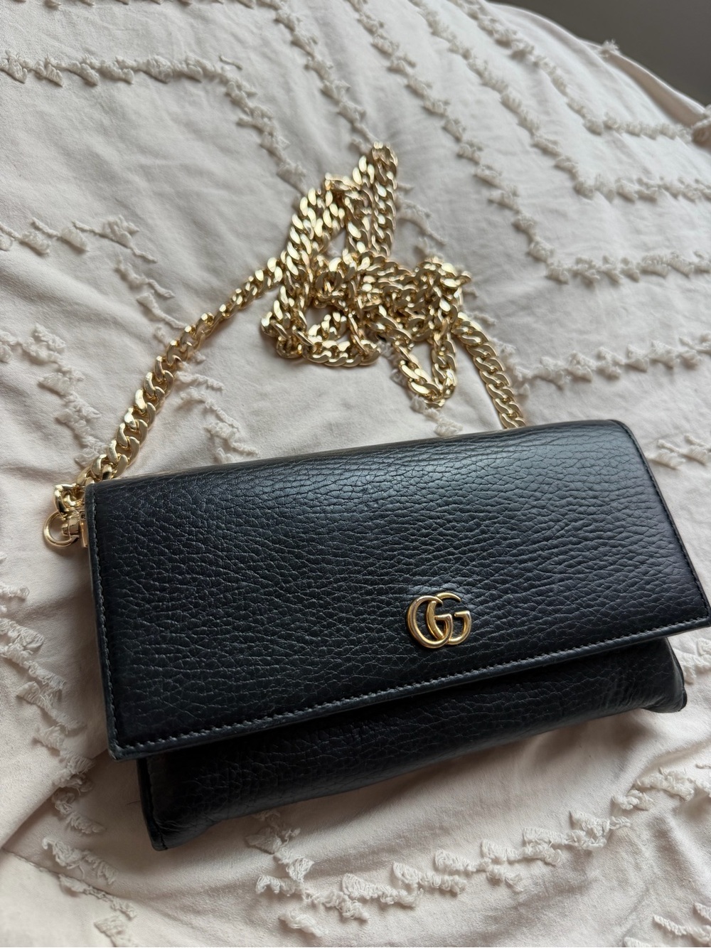 Gucci Black Leather Crossbody Wallet with Gold Chain